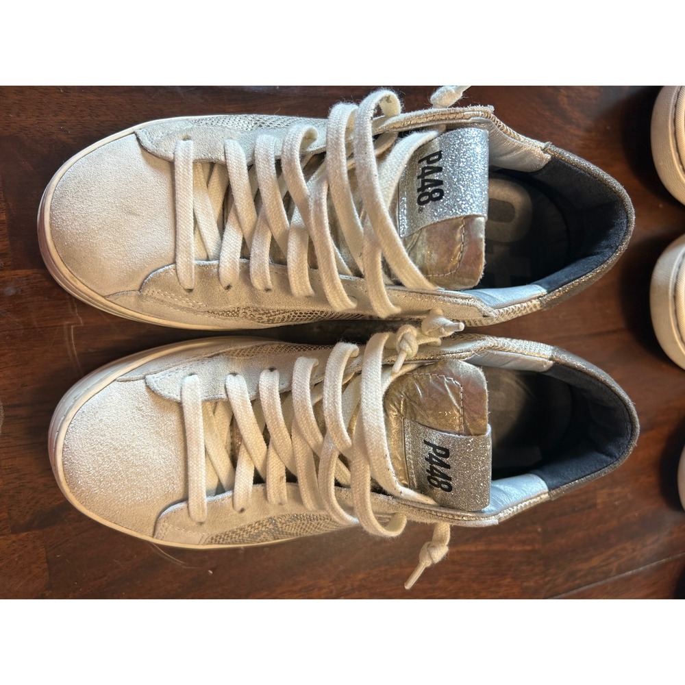 P448 Metallic Silver and White Low-Top Sneakers Sz: 7 (EU 37)